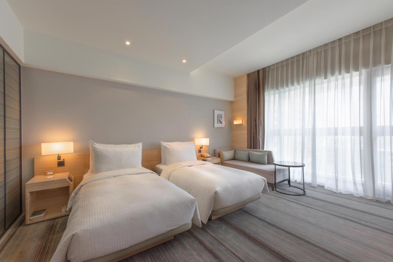 Hotel Cozzi Ximen Тайнань Экстерьер фото